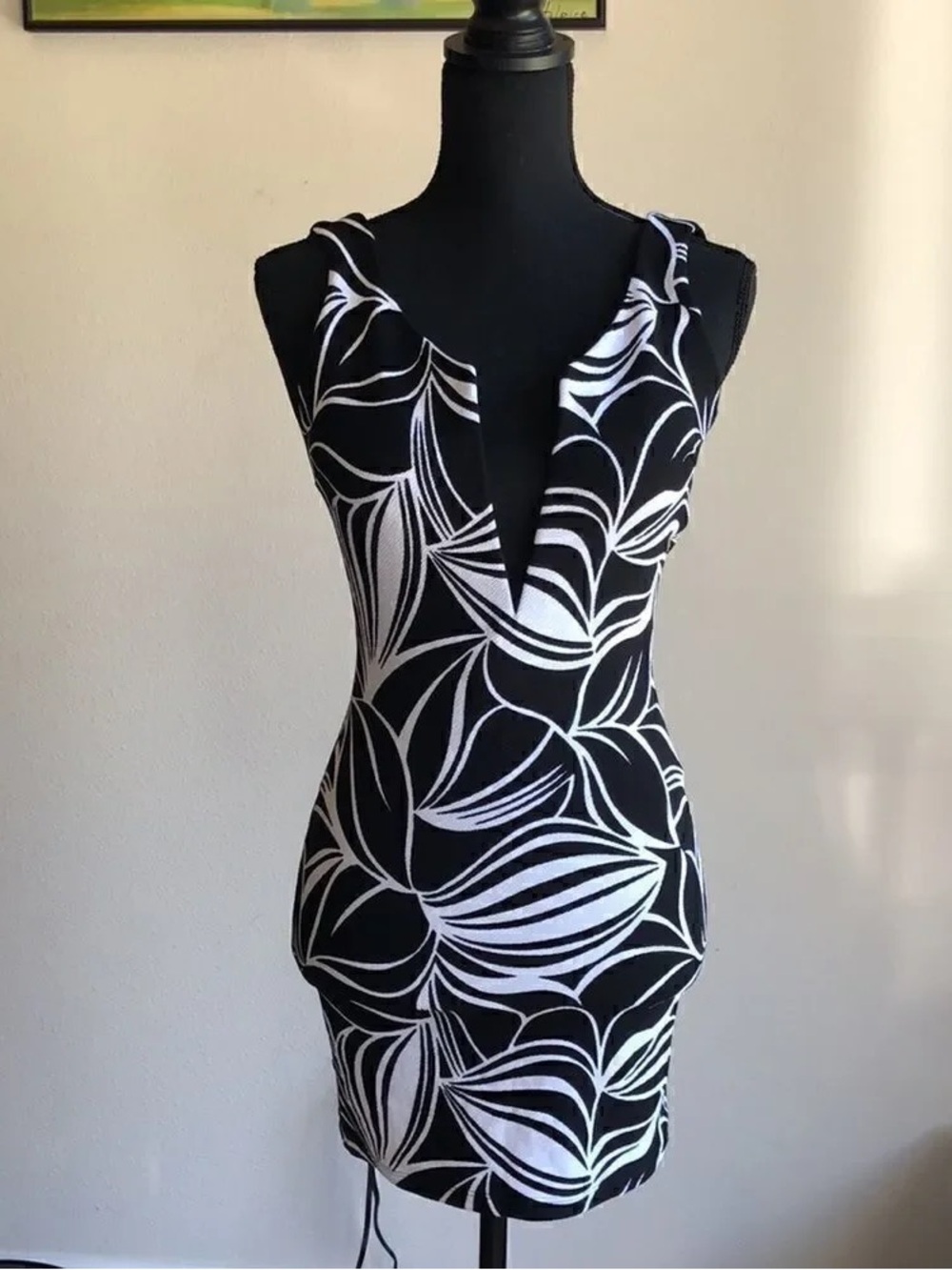 Black and White V-Neck Mini Dress with Abstract Leaf Print